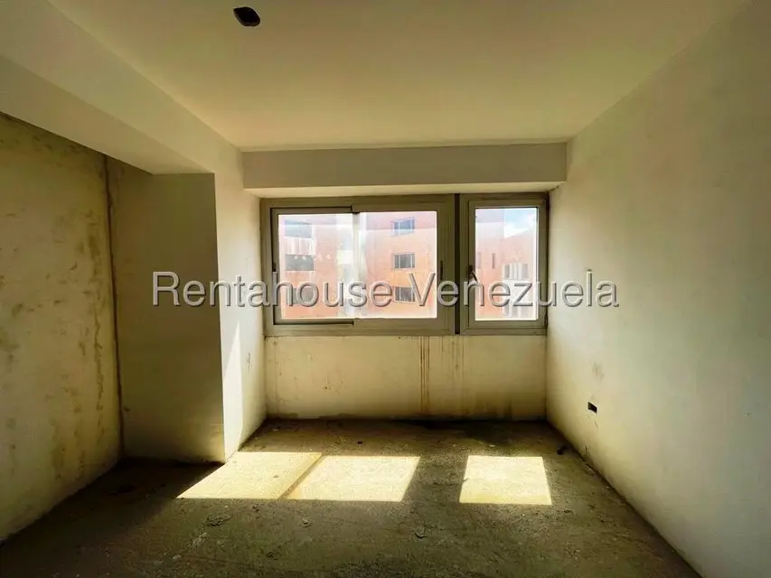 Apartamento (Penthouse) en Venta en Los Dos Caminos, Distrito Metropolitano - 45