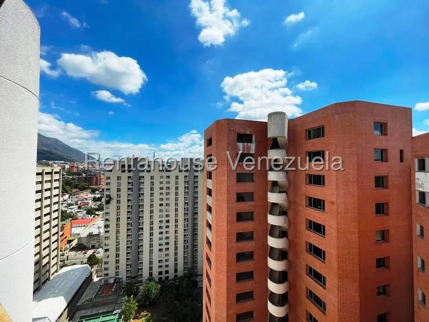 Apartamento (Penthouse) en Venta en Los Dos Caminos, Distrito Metropolitano - 46