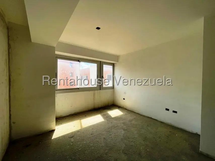 Apartamento (Penthouse) en Venta en Los Dos Caminos, Distrito Metropolitano - 47