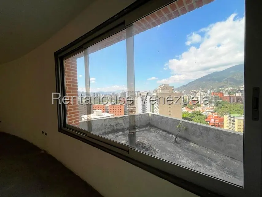 Apartamento (Penthouse) en Venta en Los Dos Caminos, Distrito Metropolitano - 6