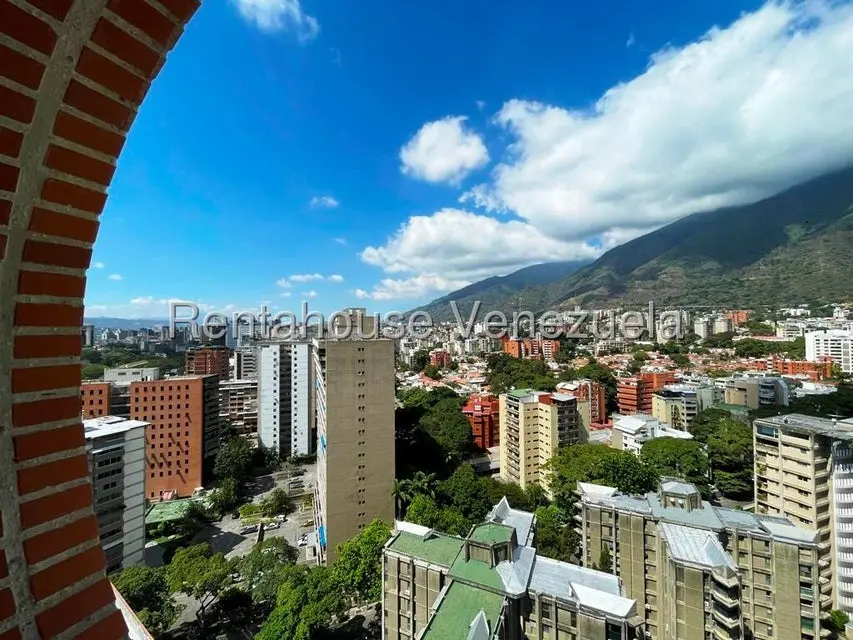 Apartamento (Penthouse) en Venta en Los Dos Caminos, Distrito Metropolitano - 52