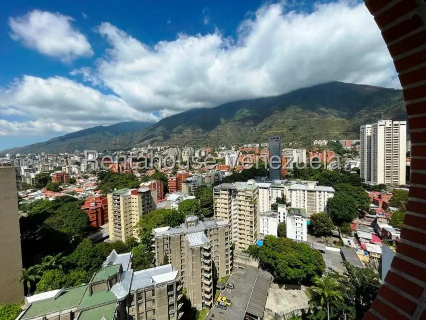 Apartamento (Penthouse) en Venta en Los Dos Caminos, Distrito Metropolitano - 53