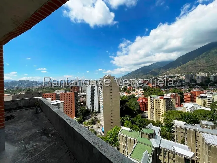 Apartamento (Penthouse) en Venta en Los Dos Caminos, Distrito Metropolitano - 7