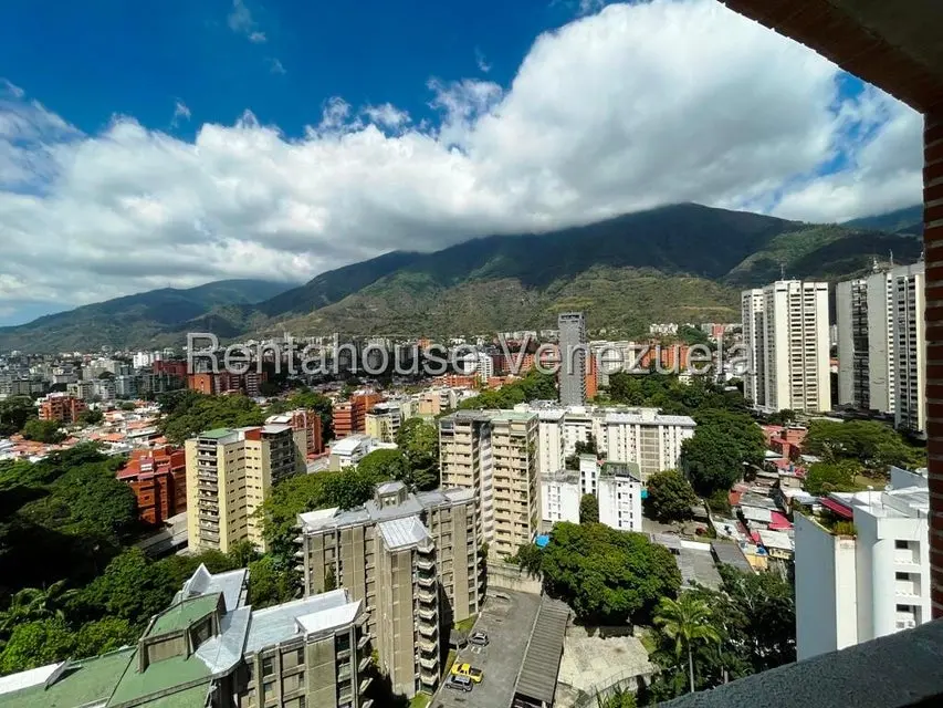 Apartamento (Penthouse) en Venta en Los Dos Caminos, Distrito Metropolitano - 9