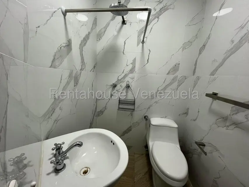 Apartamento (1 Nivel) en Alquiler en Altamira, Distrito Metropolitano - 11