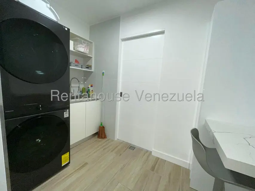 Apartamento (1 Nivel) en Alquiler en Altamira, Distrito Metropolitano - 13