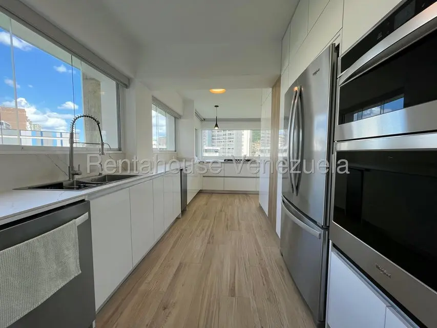 Apartamento (1 Nivel) en Alquiler en Altamira, Distrito Metropolitano - 14