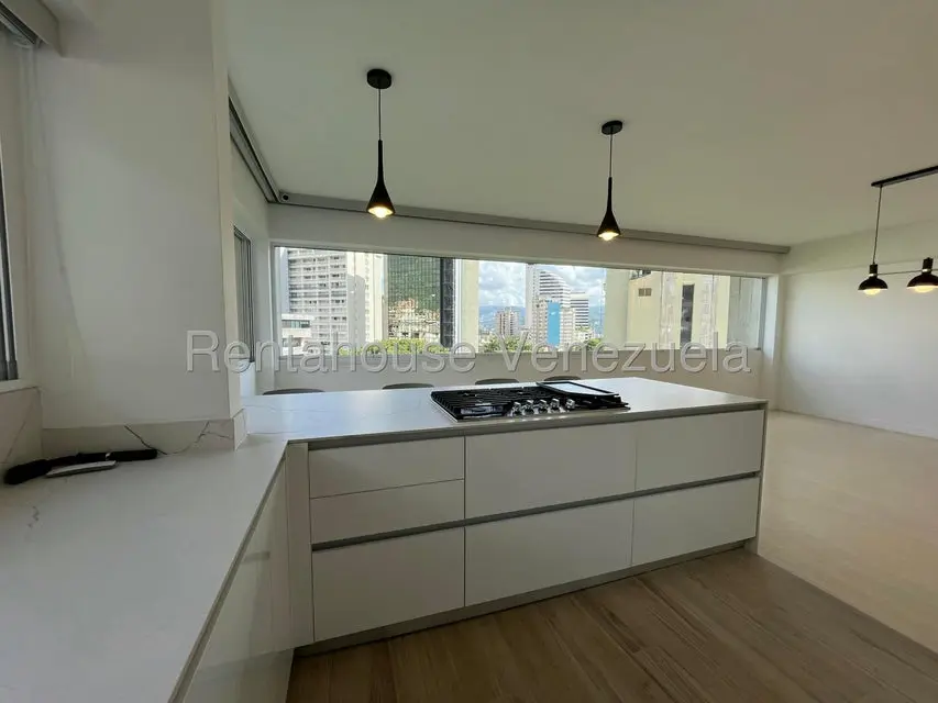 Apartamento (1 Nivel) en Alquiler en Altamira, Distrito Metropolitano - 3