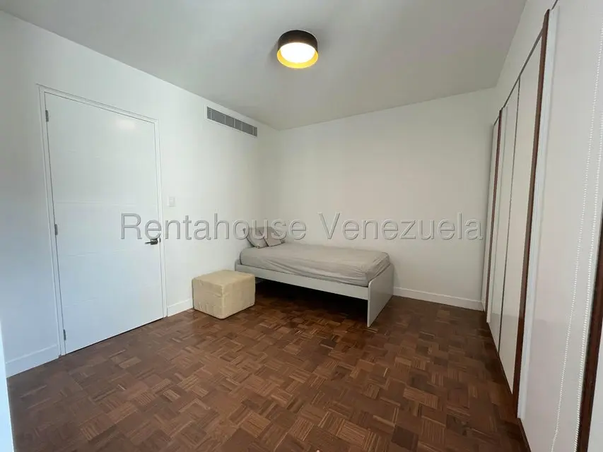 Apartamento (1 Nivel) en Alquiler en Altamira, Distrito Metropolitano - 21