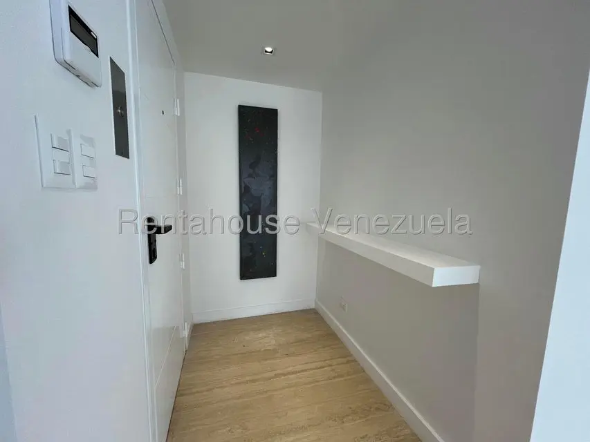 Apartamento (1 Nivel) en Alquiler en Altamira, Distrito Metropolitano - 24