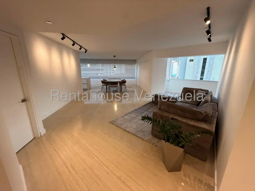 Apartamento (1 Nivel) en Alquiler en Altamira, Distrito Metropolitano - 5