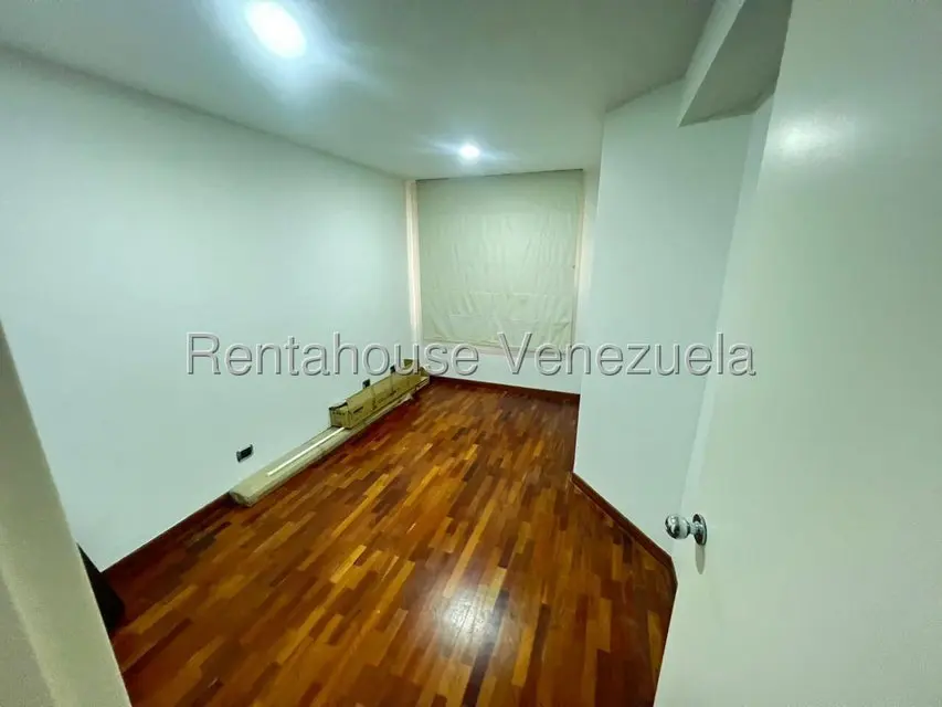 Apartamento (1 Nivel) en Alquiler en Miranda, Distrito Metropolitano - 15