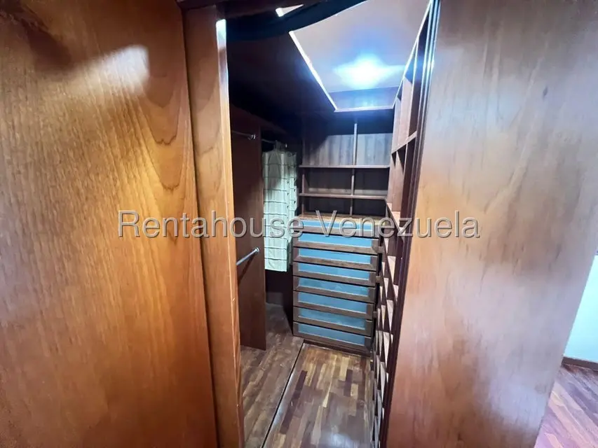 Apartamento (1 Nivel) en Alquiler en Miranda, Distrito Metropolitano - 18