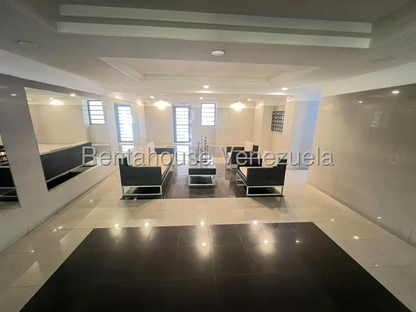 Apartamento (1 Nivel) en Alquiler en Miranda, Distrito Metropolitano - 3