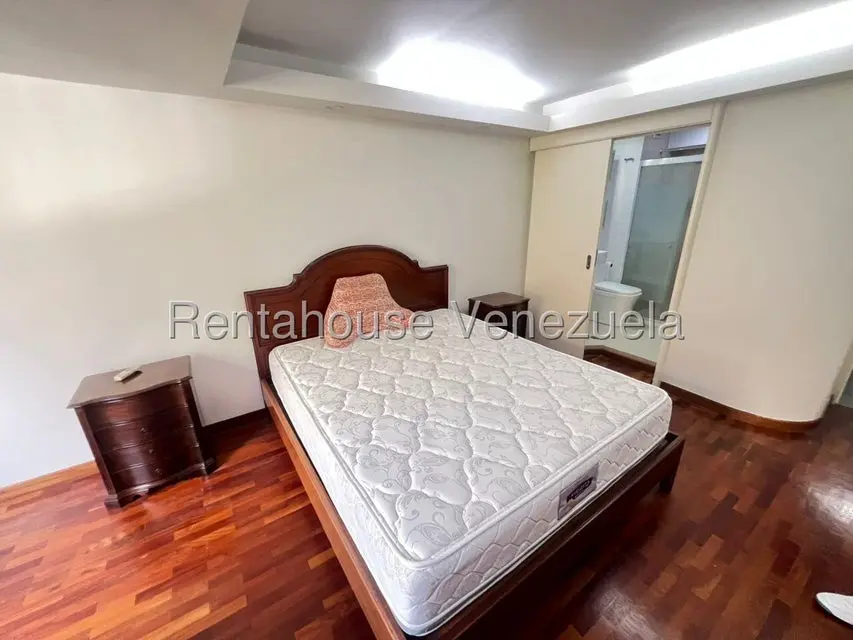 Apartamento (1 Nivel) en Alquiler en Miranda, Distrito Metropolitano - 21