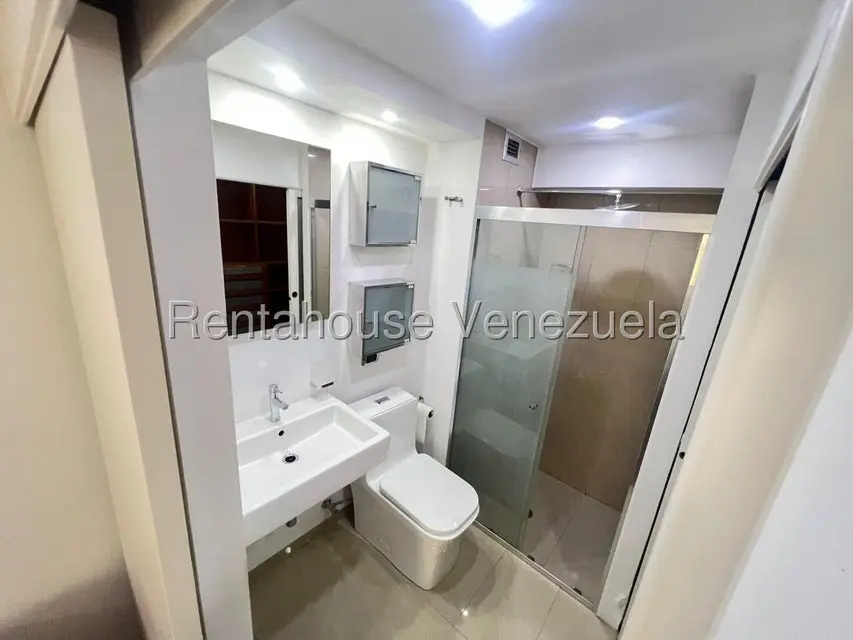 Apartamento (1 Nivel) en Alquiler en Miranda, Distrito Metropolitano - 23
