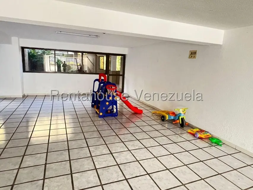 Apartamento (1 Nivel) en Alquiler en Miranda, Distrito Metropolitano - 4