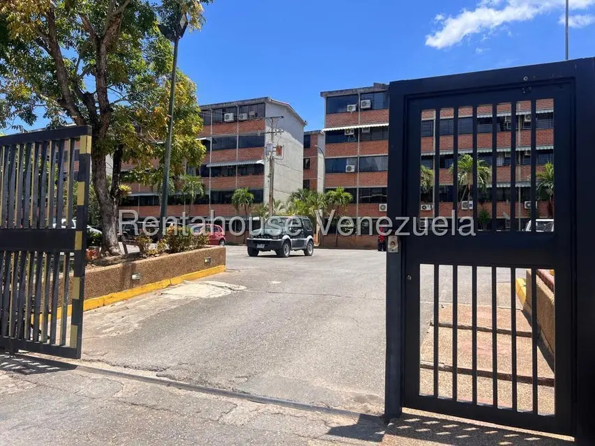 Apartamento (1 Nivel) en Venta en Ciudad Casarapa, Miranda - 2