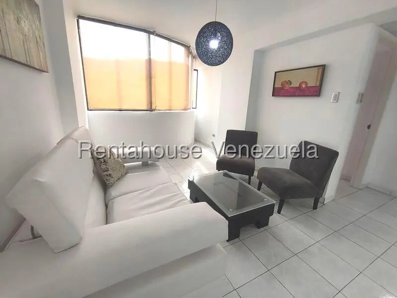 Apartamento (1 Nivel) en Alquiler en Los Mangos, Carabobo - 2