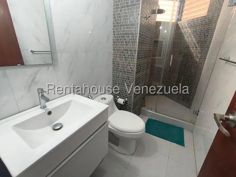 Apartamento (1 Nivel) en Alquiler en Los Mangos, Carabobo - 15