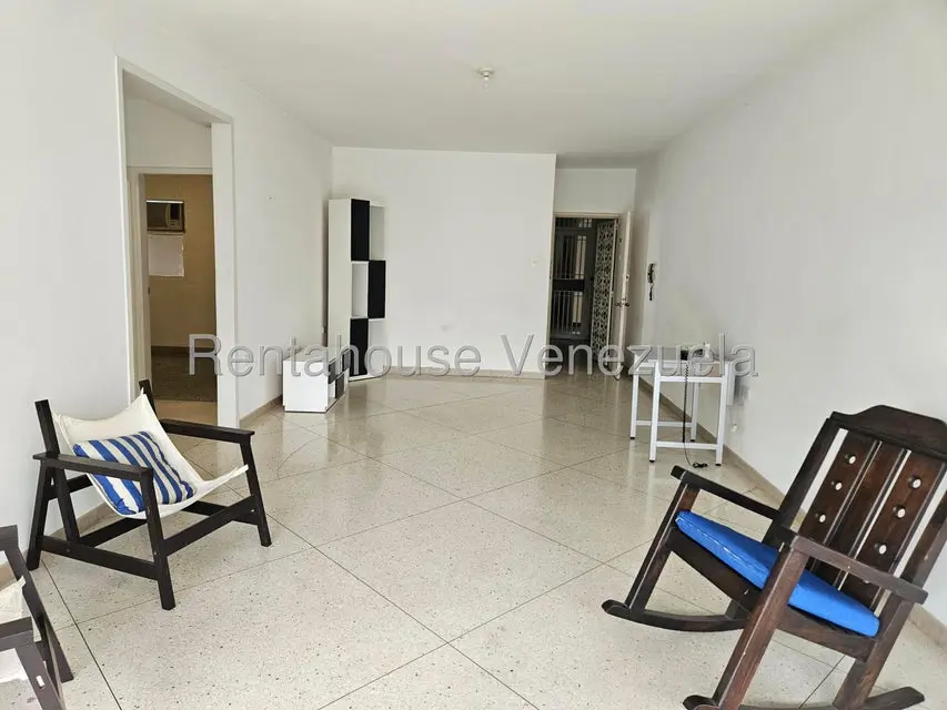 Apartamento (1 Nivel) en Alquiler en Bello Campo, Distrito Metropolitano - 12