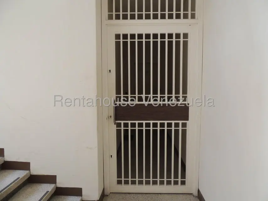 Apartamento (1 Nivel) en Alquiler en Bello Campo, Distrito Metropolitano - 3