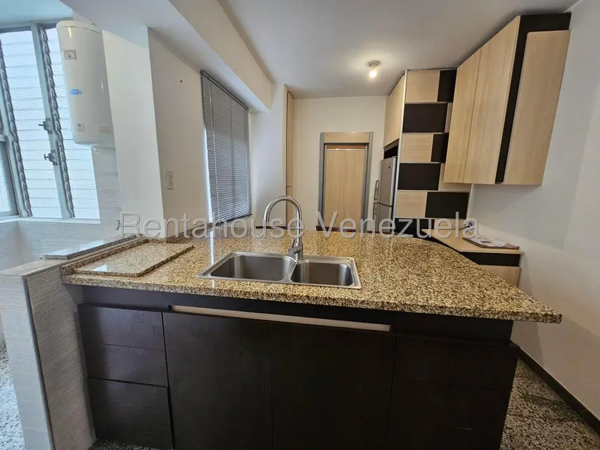 Apartamento (1 Nivel) en Alquiler en Bello Campo, Distrito Metropolitano - 25