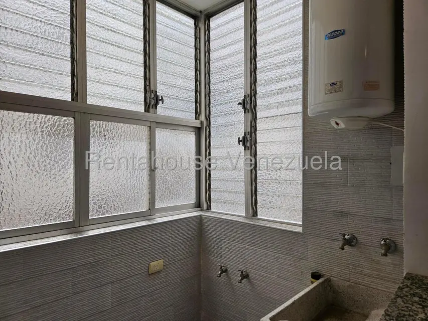Apartamento (1 Nivel) en Alquiler en Bello Campo, Distrito Metropolitano - 33