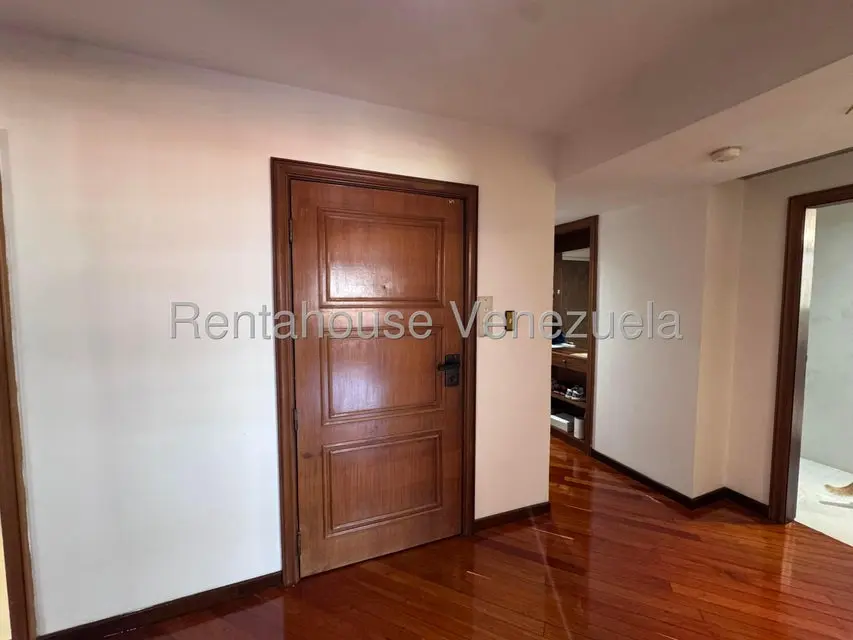 Apartamento (1 Nivel) en Alquiler en Colinas de Valle Arriba, Distrito Metropolitano - 12