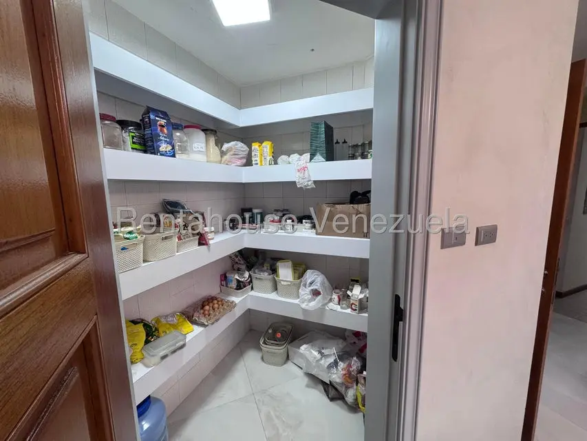 Apartamento (1 Nivel) en Alquiler en Colinas de Valle Arriba, Distrito Metropolitano - 16
