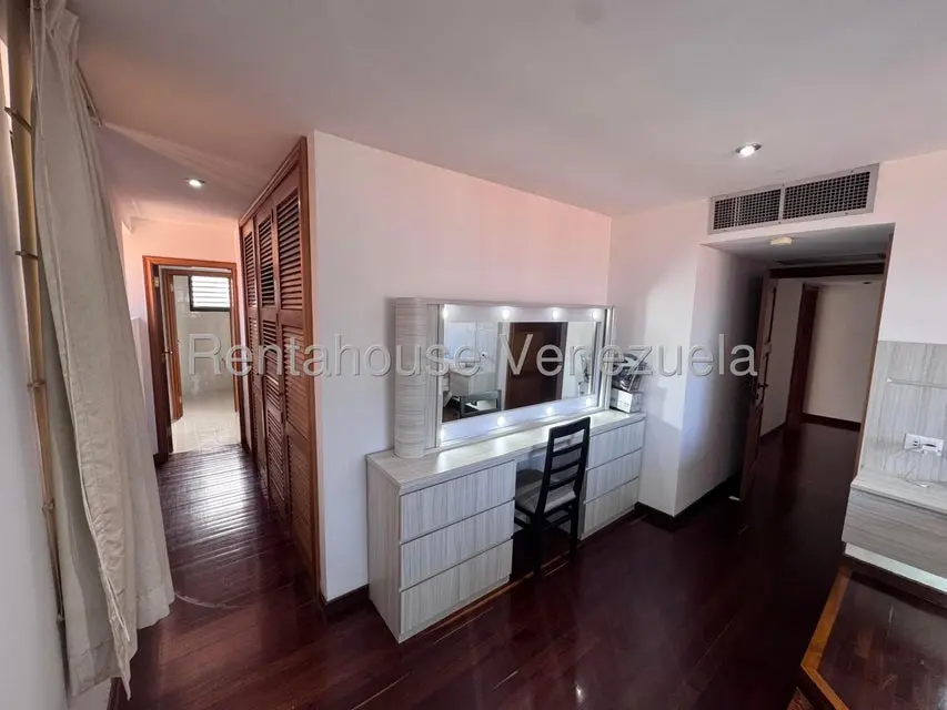 Apartamento (1 Nivel) en Alquiler en Colinas de Valle Arriba, Distrito Metropolitano - 19