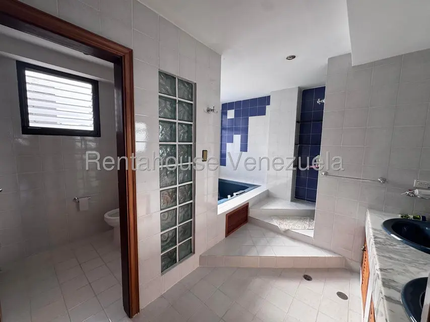 Apartamento (1 Nivel) en Alquiler en Colinas de Valle Arriba, Distrito Metropolitano - 20
