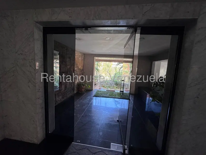 Apartamento (1 Nivel) en Alquiler en Colinas de Valle Arriba, Distrito Metropolitano - 3