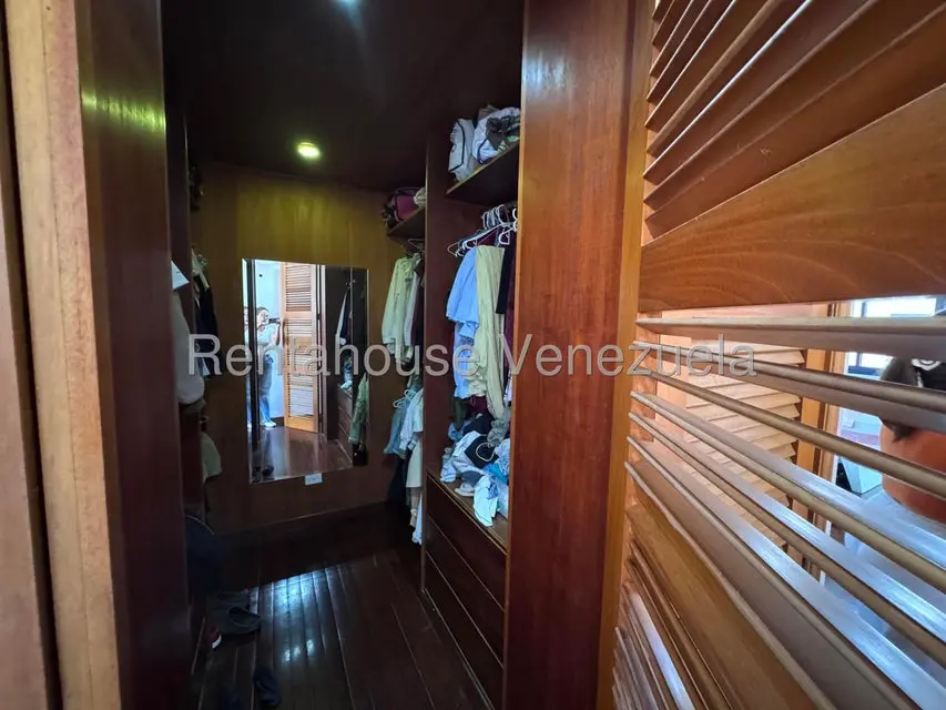 Apartamento (1 Nivel) en Alquiler en Colinas de Valle Arriba, Distrito Metropolitano - 24