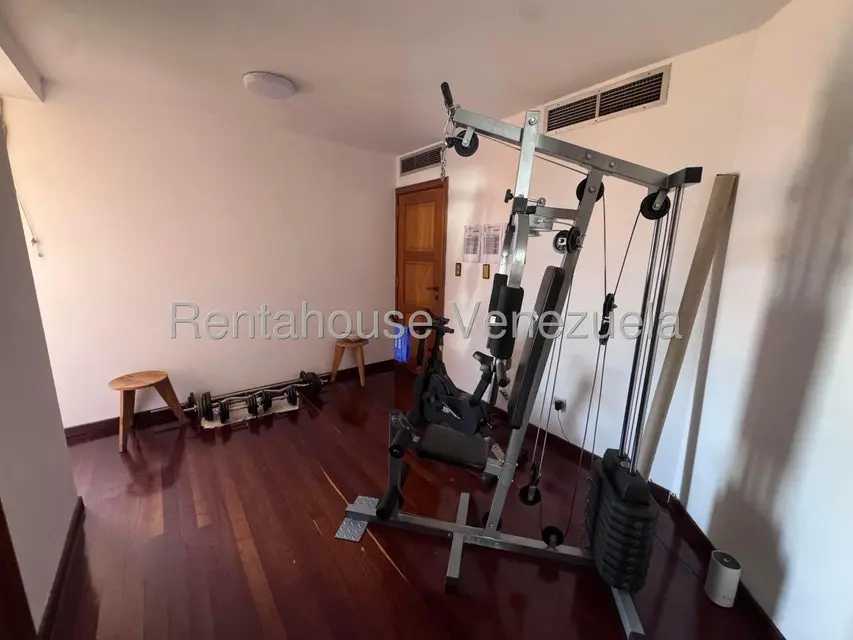 Apartamento (1 Nivel) en Alquiler en Colinas de Valle Arriba, Distrito Metropolitano - 27