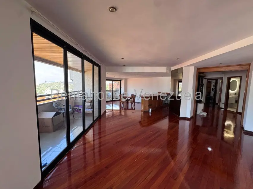 Apartamento (1 Nivel) en Alquiler en Colinas de Valle Arriba, Distrito Metropolitano - 6