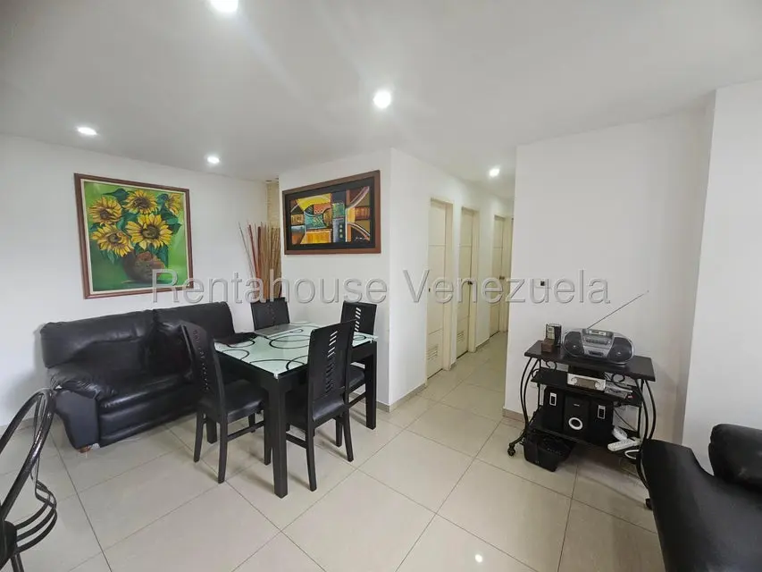 Apartamento (1 Nivel) en Alquiler en Los Ruices, Distrito Metropolitano - 2