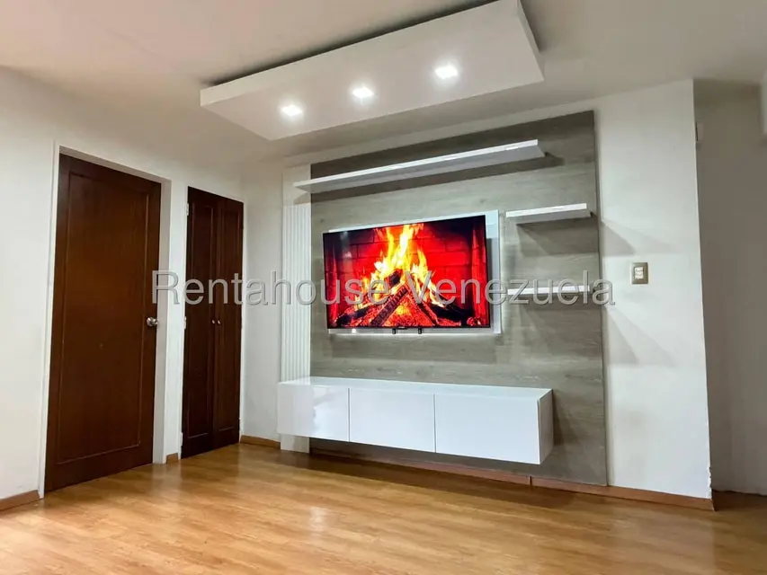 Apartamento (1 Nivel) en Alquiler en Plaza Venezuela, Distrito Metropolitano - 2