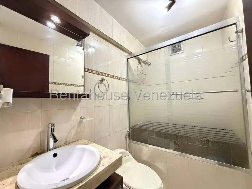 Apartamento (1 Nivel) en Alquiler en Plaza Venezuela, Distrito Metropolitano - 9