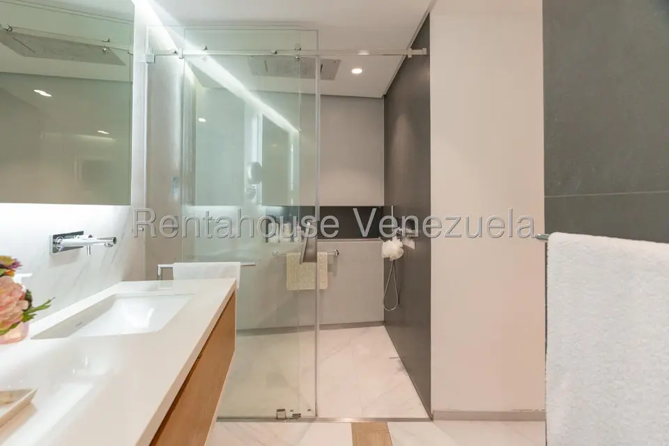 Apartamento (1 Nivel) en Venta en Campo Alegre, Distrito Metropolitano - 27