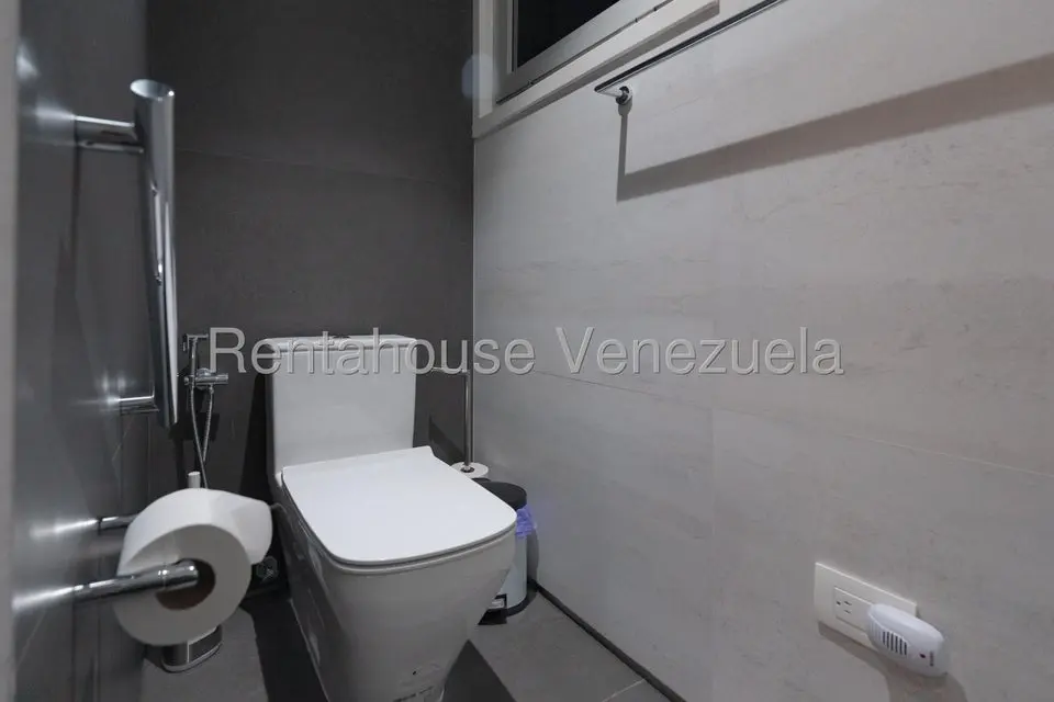 Apartamento (1 Nivel) en Venta en Campo Alegre, Distrito Metropolitano - 32