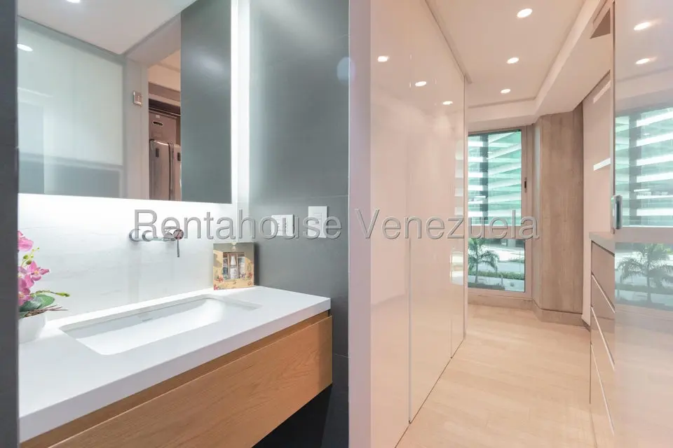 Apartamento (1 Nivel) en Venta en Campo Alegre, Distrito Metropolitano - 33