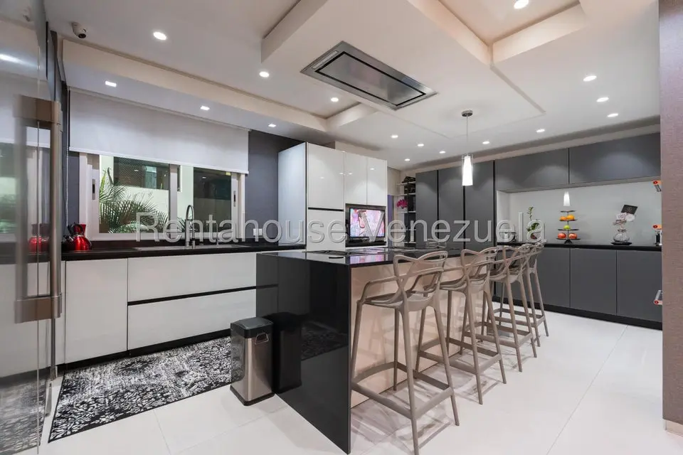 Apartamento (1 Nivel) en Venta en Campo Alegre, Distrito Metropolitano - 36