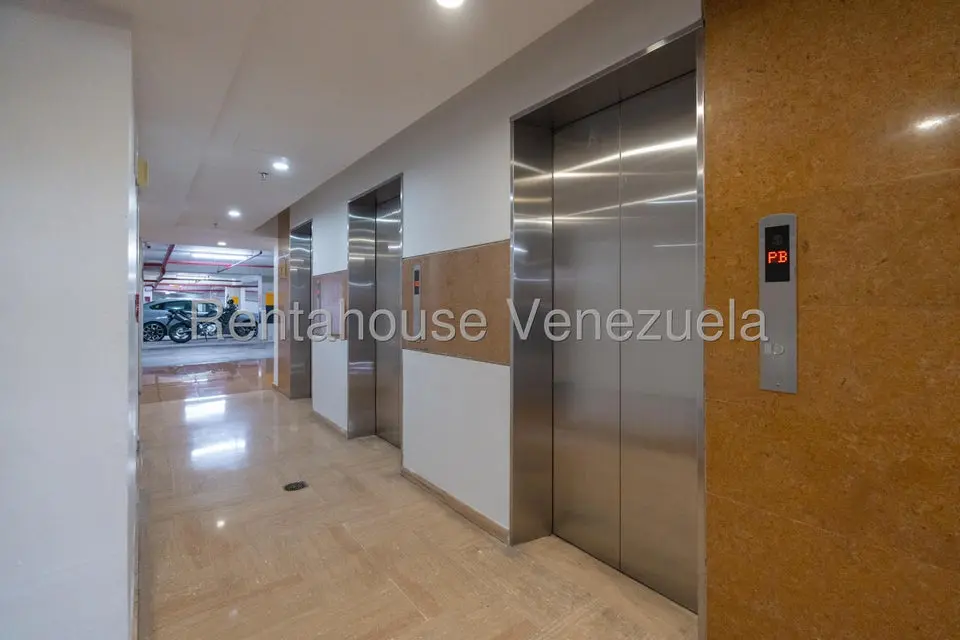 Apartamento (1 Nivel) en Venta en Campo Alegre, Distrito Metropolitano - 46