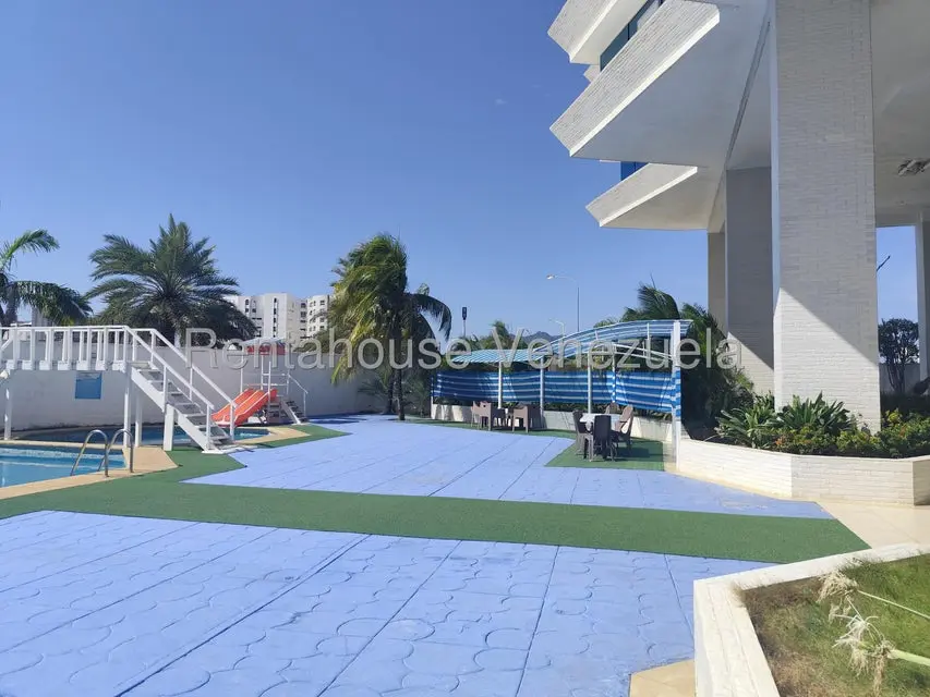 Apartamento (1 Nivel) en Venta en Costa Azul, Nueva Esparta - 2
