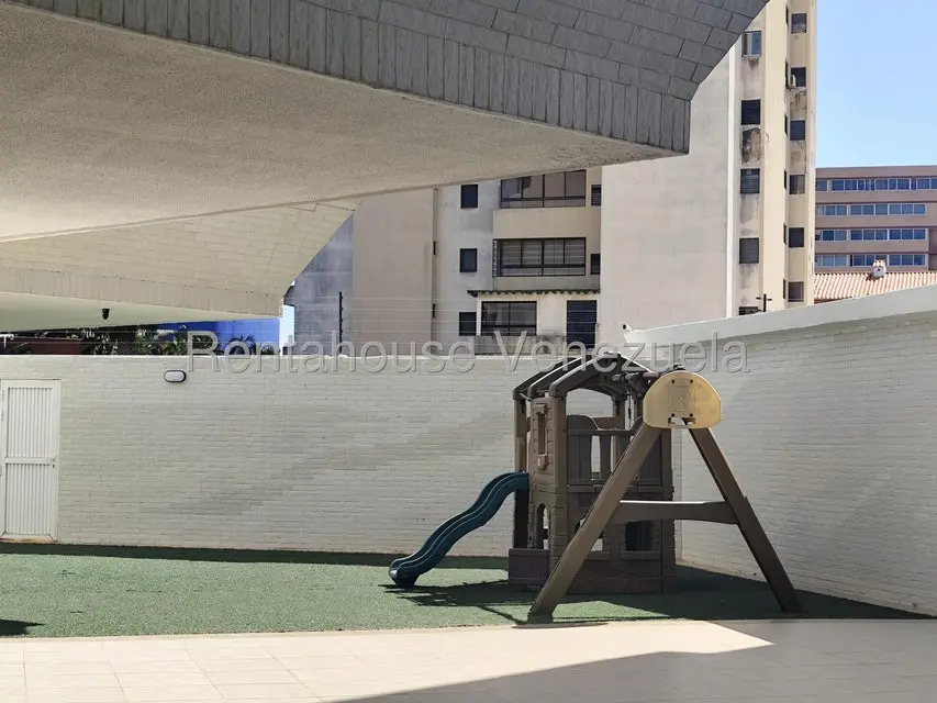 Apartamento (1 Nivel) en Venta en Costa Azul, Nueva Esparta - 4