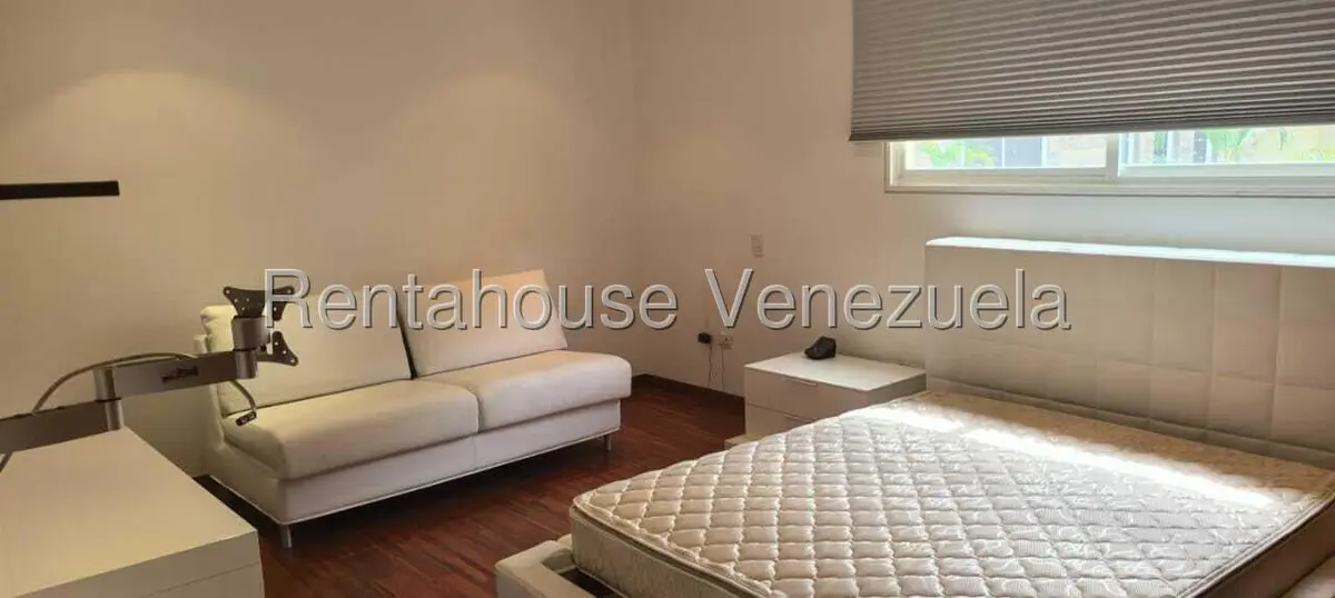 Casa (Multipes Niveles) en Venta en Los Chorros, Distrito Metropolitano - 36