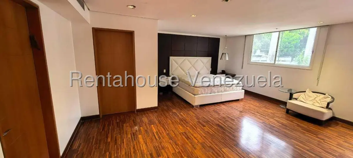 Casa (Multipes Niveles) en Venta en Los Chorros, Distrito Metropolitano - 41