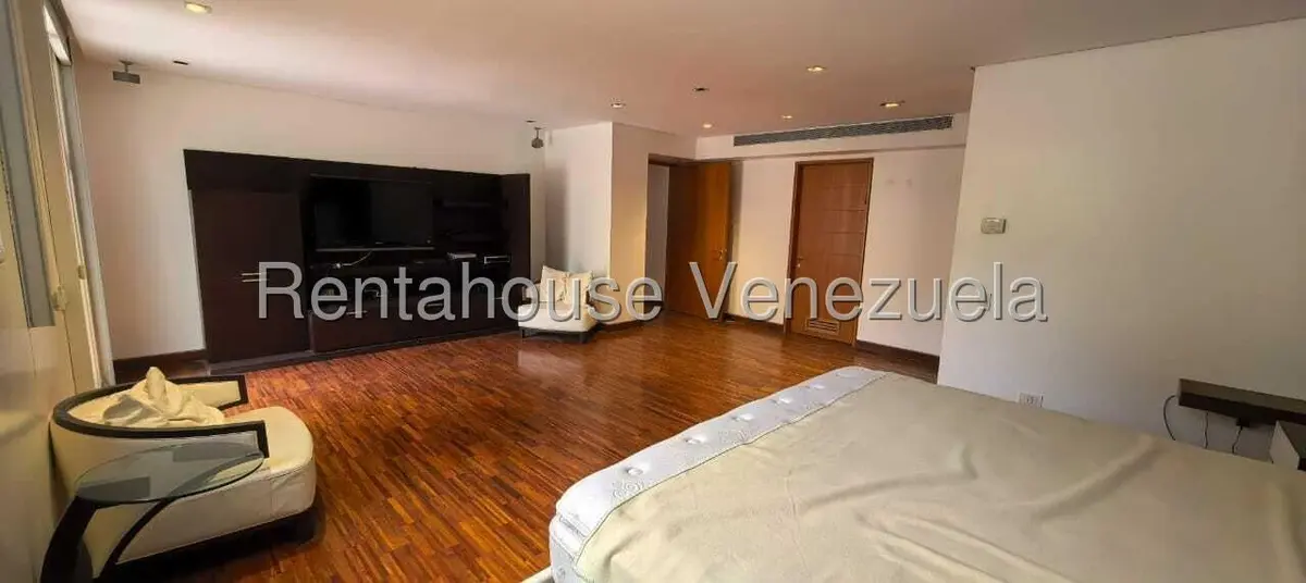 Casa (Multipes Niveles) en Venta en Los Chorros, Distrito Metropolitano - 43