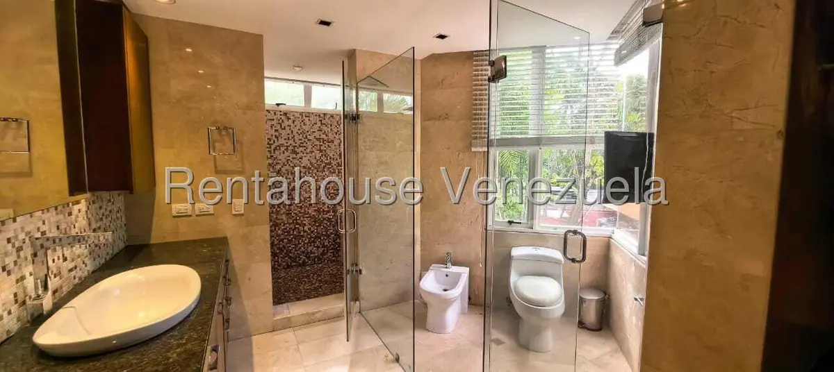 Casa (Multipes Niveles) en Venta en Los Chorros, Distrito Metropolitano - 47